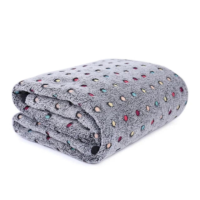 New Pet Dog Blanket Fleece Fabric Soft Dog Towel Cat Puppy High Quality Blanket Cute Design Pet Mat 3 Colors 3 Sizes