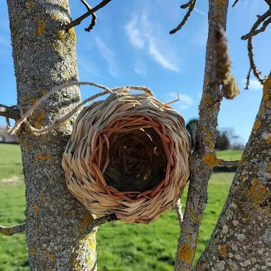 Hand-woven Natural Grass Bird Cages Bird House With Hanging Rope Handmade Bird Nest Shelter Hut Small Hideaway Pet Supplies 13cm