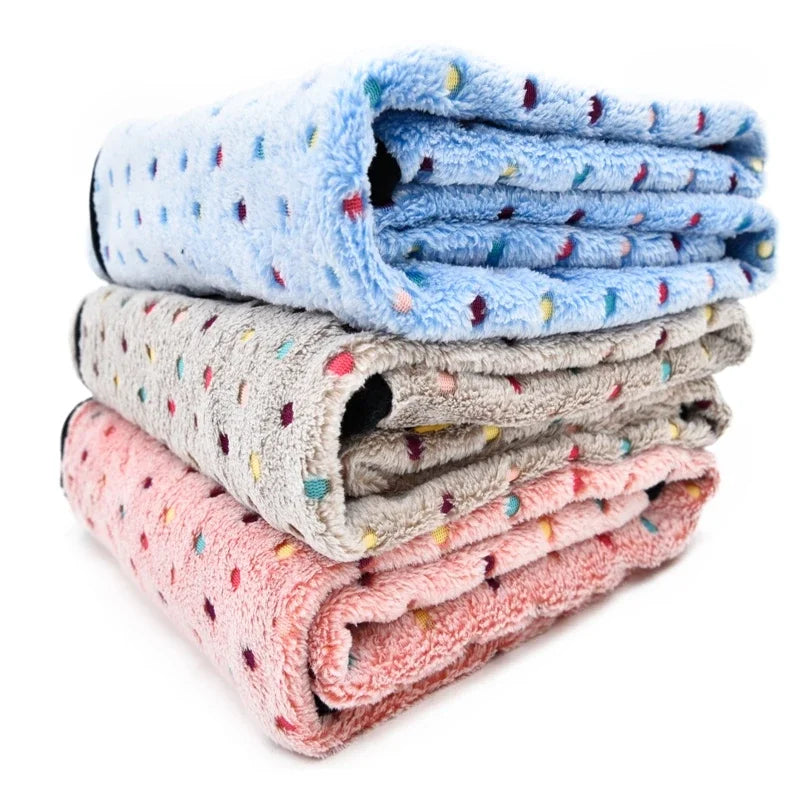 New Pet Dog Blanket Fleece Fabric Soft Dog Towel Cat Puppy High Quality Blanket Cute Design Pet Mat 3 Colors 3 Sizes