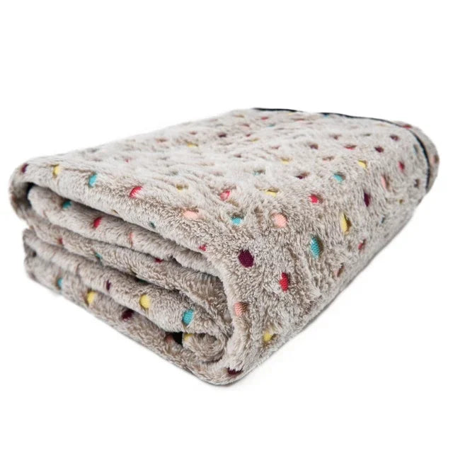 New Pet Dog Blanket Fleece Fabric Soft Dog Towel Cat Puppy High Quality Blanket Cute Design Pet Mat 3 Colors 3 Sizes