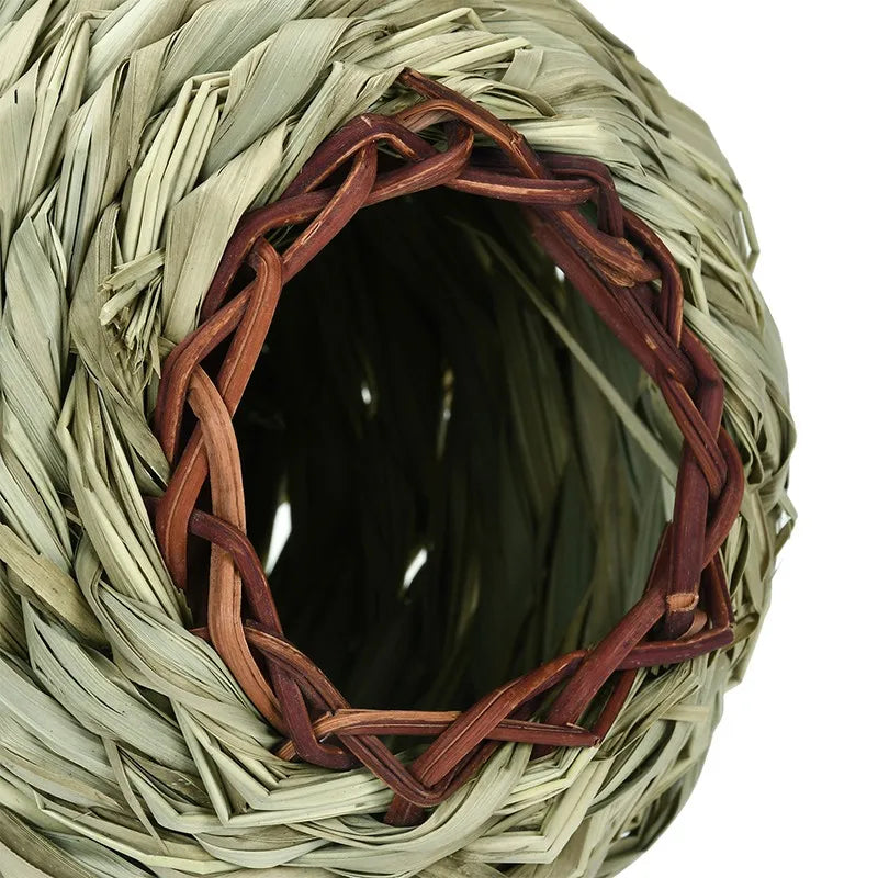 Hand-woven Natural Grass Bird Cages Bird House With Hanging Rope Handmade Bird Nest Shelter Hut Small Hideaway Pet Supplies 13cm